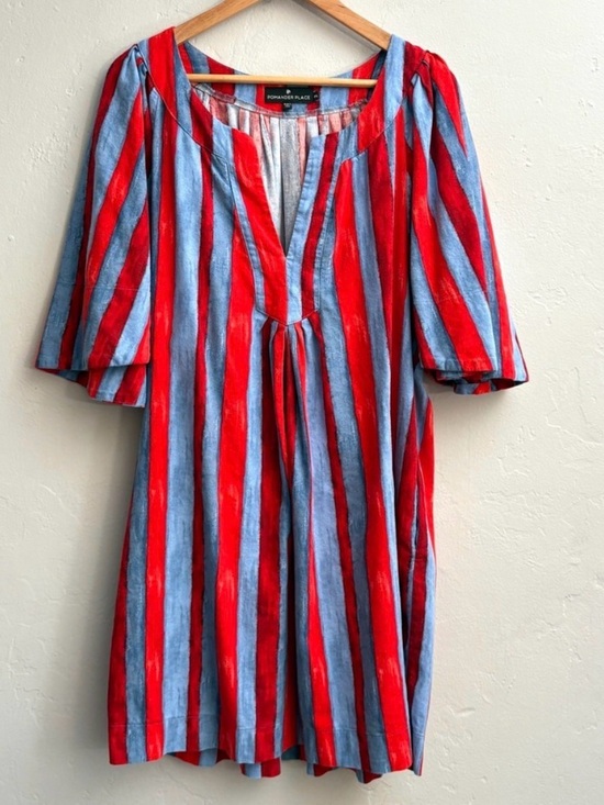 Tuckernuck Dresses & Skirts - Tuckernuck flutter sleeve Finley Painterly Red and Blue Striped Midi Dress XXL